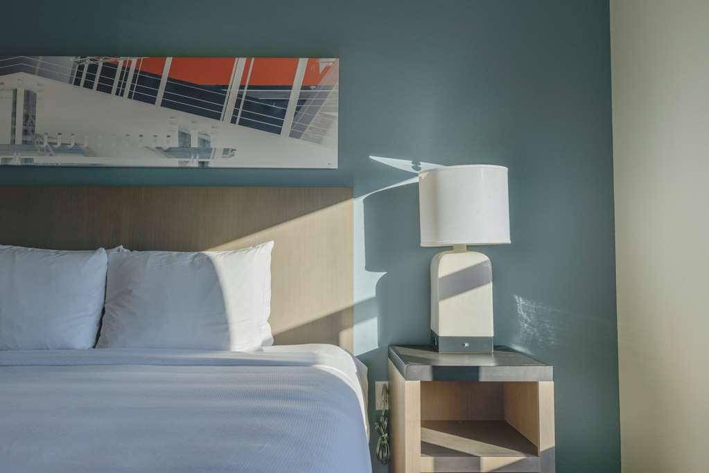 Hyatt House Houston Medical Center Hotel Room photo